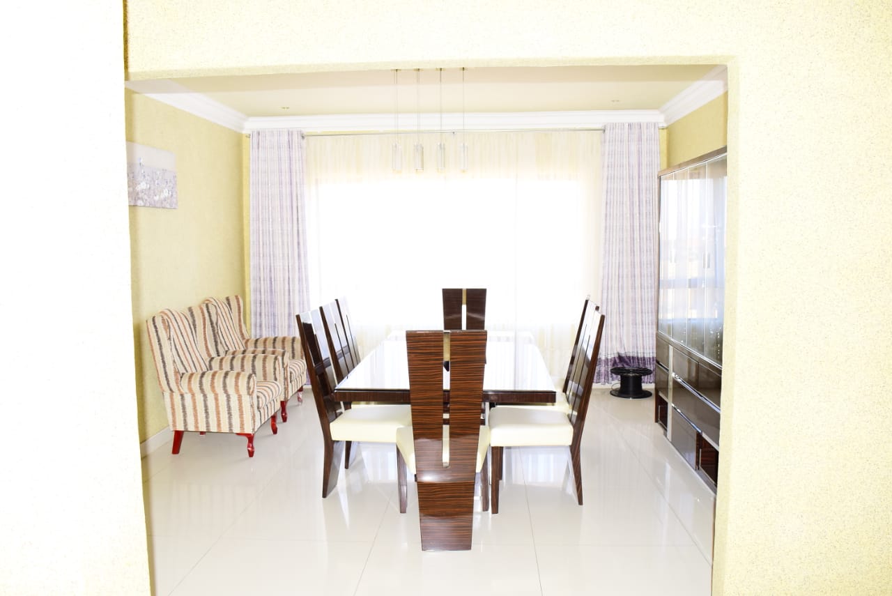extra dinning area